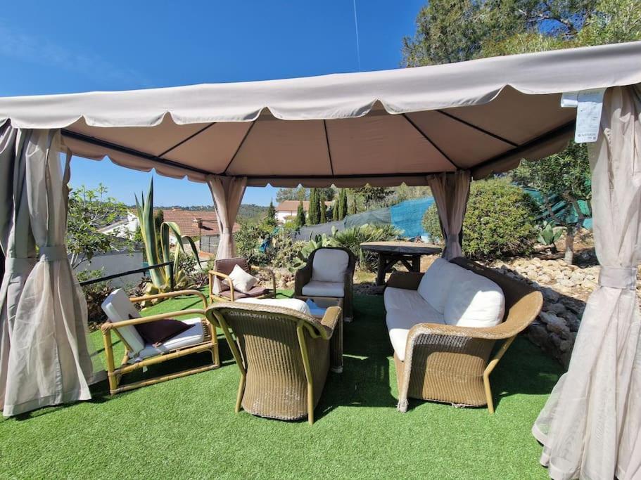 Le Petit Paradis Olivella Luaran gambar